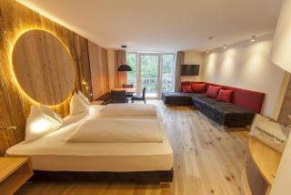 Biohotel Steineggerhof Zimmer mit Naturmöbel