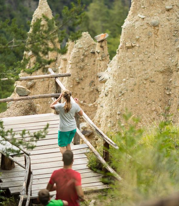 tschager-alfred-pyramiden-web-224-224