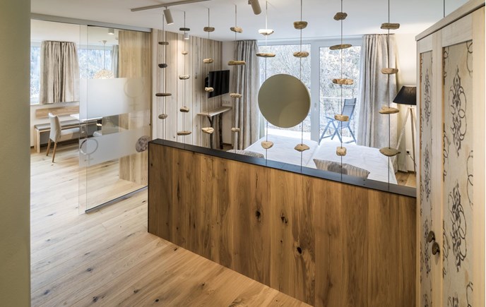 venus-nr-300-28-11-17-b6a4001