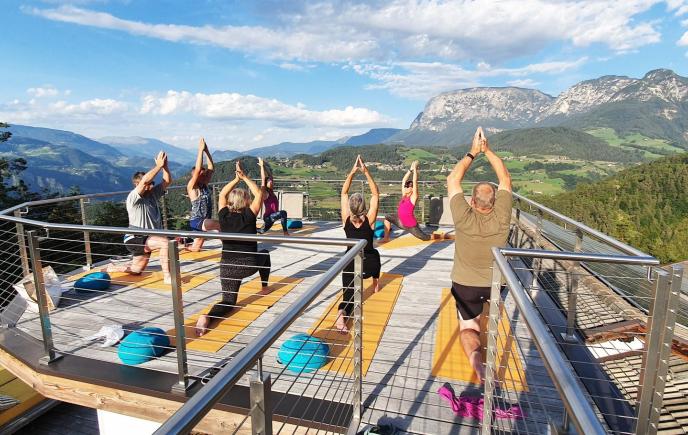 yoga-auf-der-dachterasse