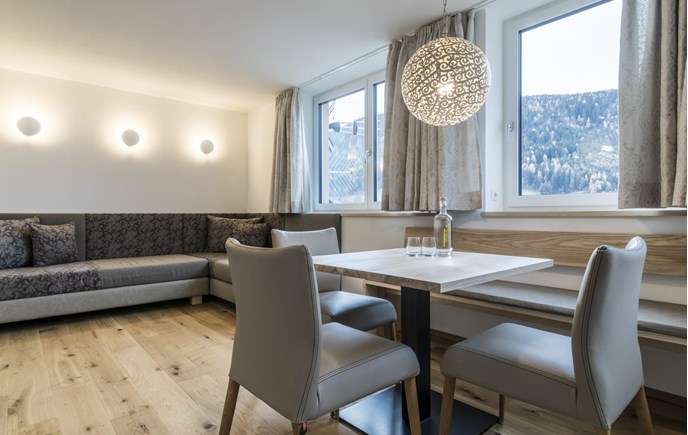 venus-nr-300-28-11-17-b6a4041